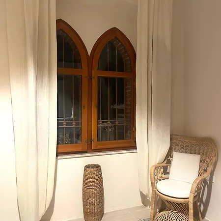 Il Castello לינה וארוחת בוקר *